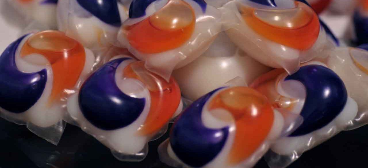 Laundry detergent packets